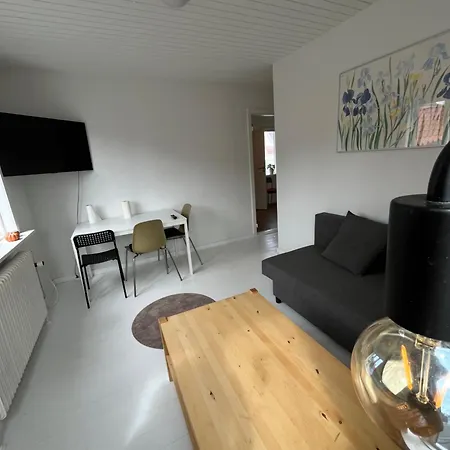3 Bedroom With Garden And Parking *