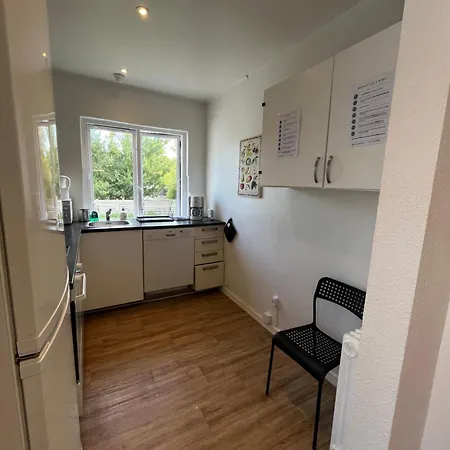 3 Bedroom With Garden And Parking شقة